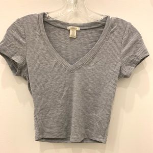 Grey cropped V-Neck